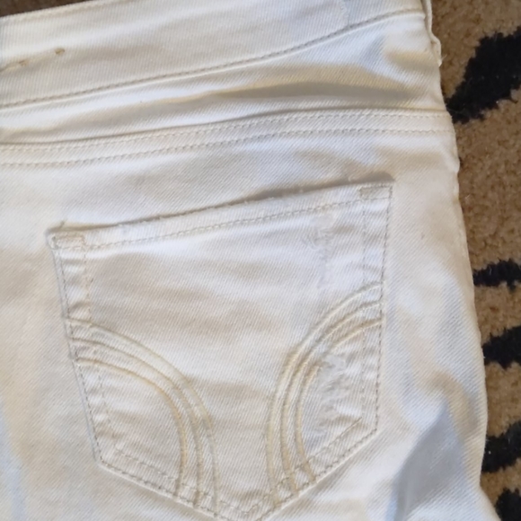 White Jeans from Hollister - Picture 9 of 9